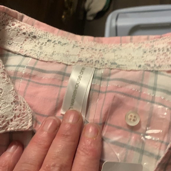 Cute pink striped button up top - Picture 4 of 6